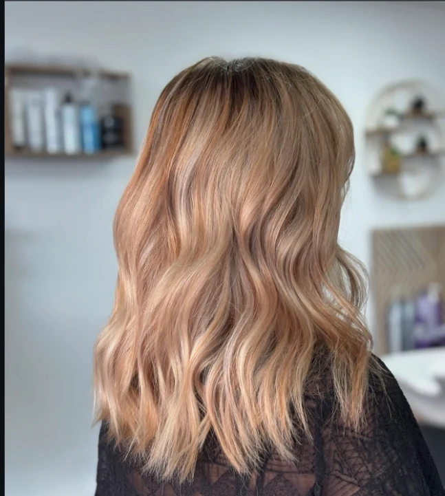 Ombré blond doré réalisé au salon Just You à Coudekerque-Branche